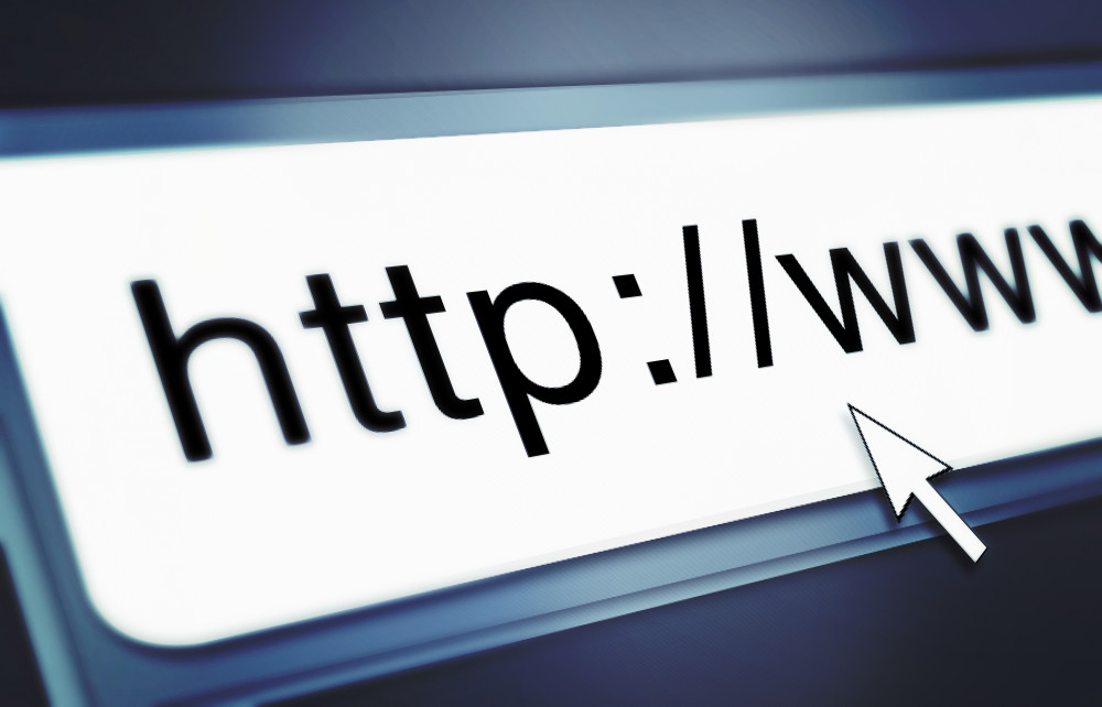 Choisir son nom de domaine: un enjeu crucial pour votre présence en ligne