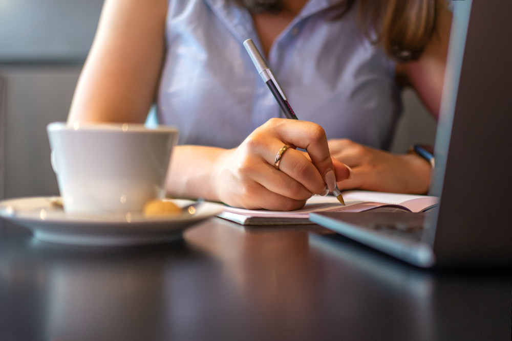 Plateformes de rédacteurs freelances 2023 : enjeux, perspectives et conseils pour réussir